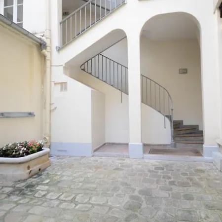 Luckey Homes - Rue Saint Denis *